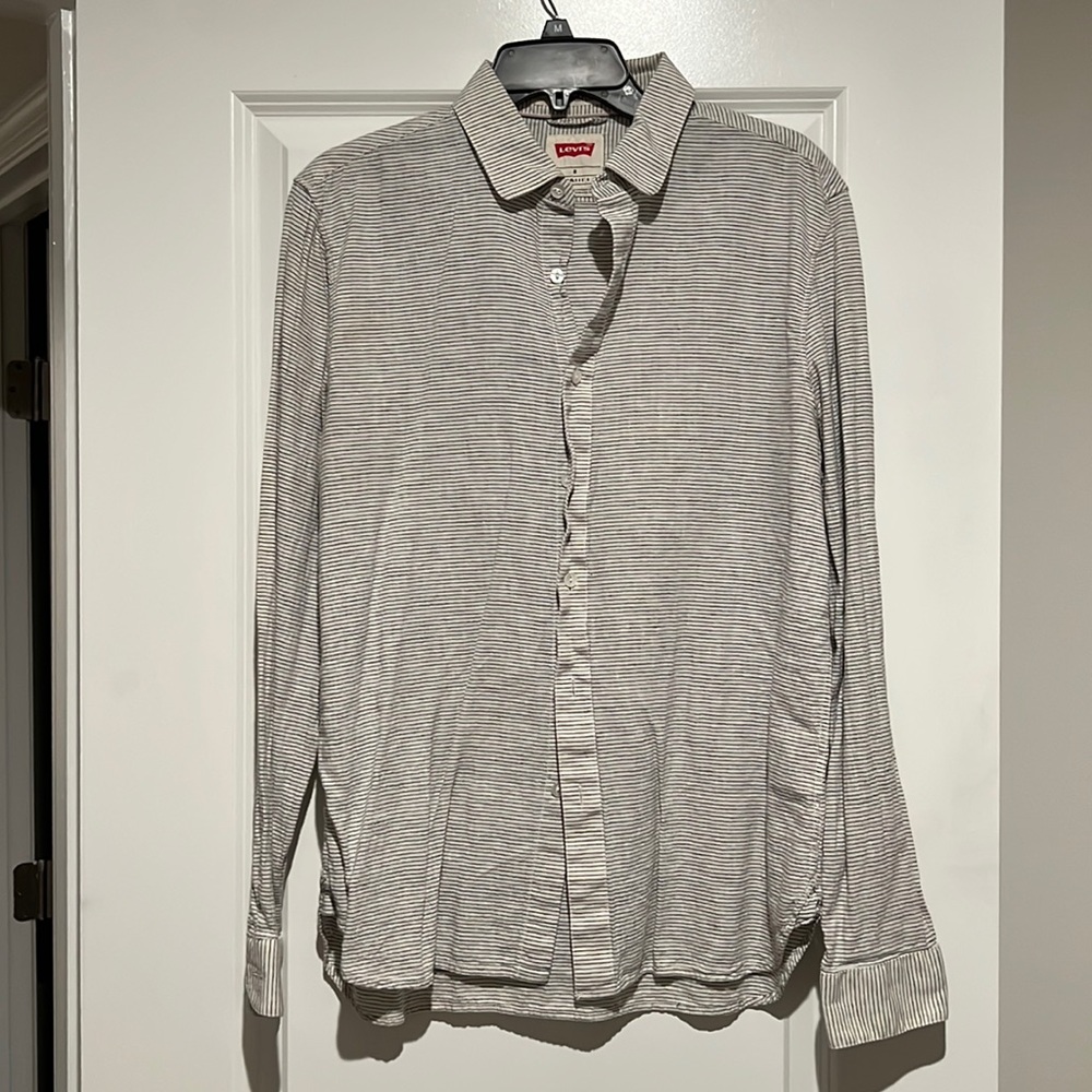 Levi’s button up shirt